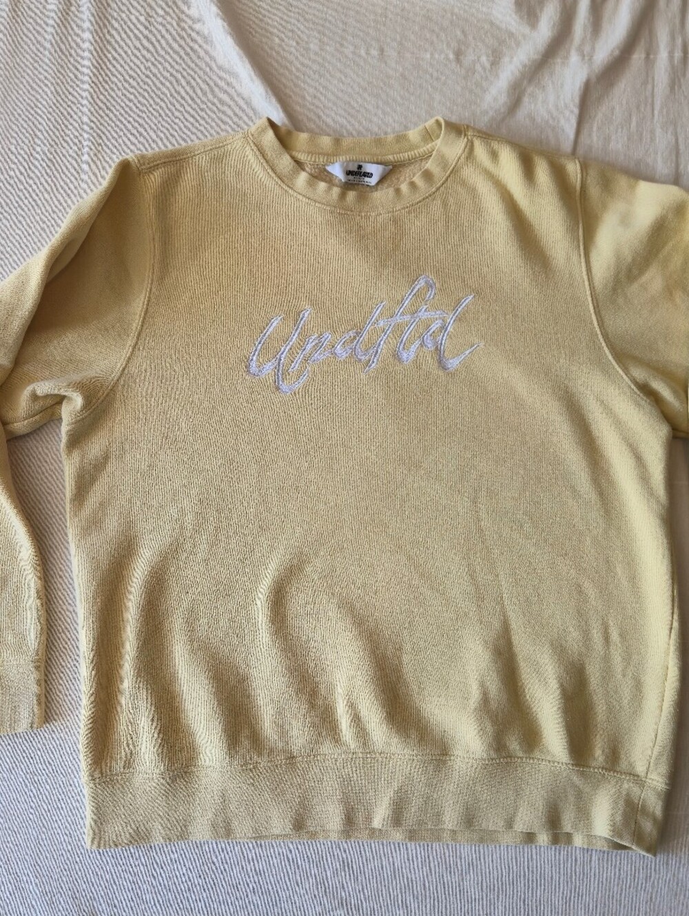 Undefeated Medium Yellow Crewneck Sweatshirt